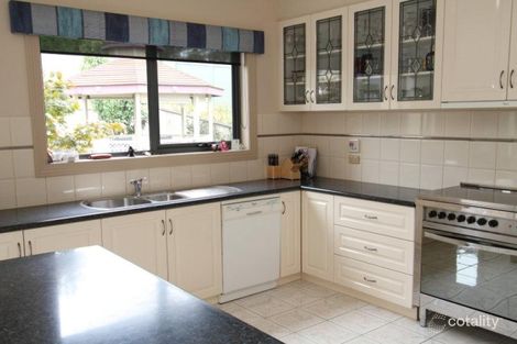 6 Pinewood Dr, Ballarat North, VIC 3350