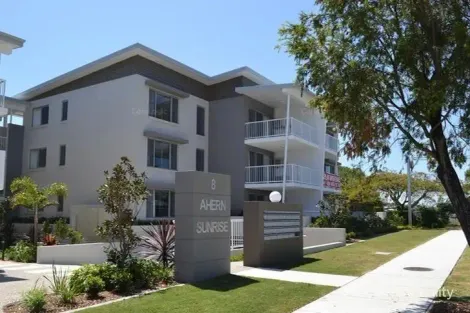 21/8-10 Ahern St, Labrador, QLD 4215