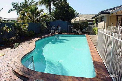 Property photo of 17 Lakefield Crescent Paradise Point QLD 4216