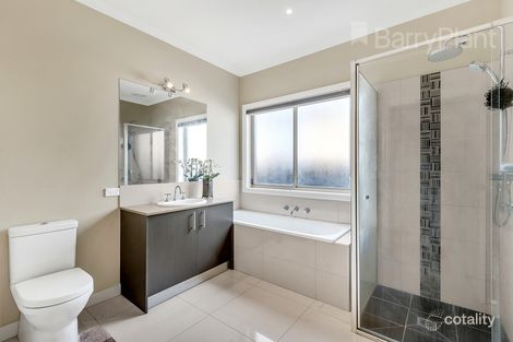 Property photo of 123 Newbury Boulevard Craigieburn VIC 3064