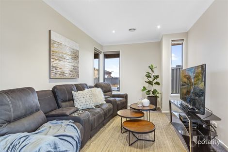 Property photo of 3 Equinox Way Fraser Rise VIC 3336