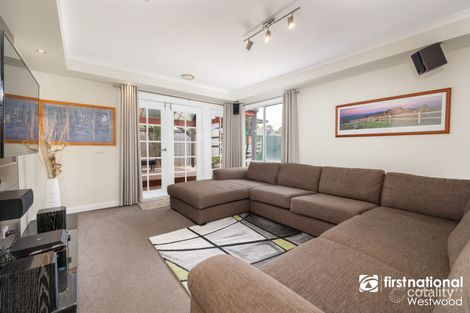Property photo of 3 Holmesdale Close Werribee VIC 3030