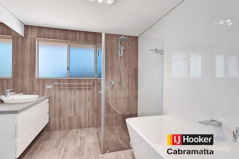 Property photo of 7 Hollows Place Bonnyrigg NSW 2177