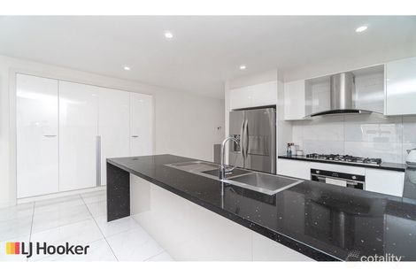 Property photo of 22 Delson Way Mickleham VIC 3064