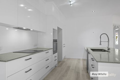 Property photo of 3 Moran Crescent Forest Lake QLD 4078