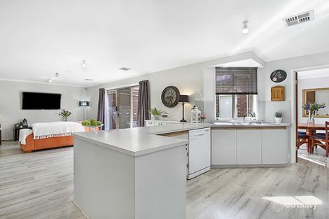 Property photo of 2 Rendcomb Street Kilsyth South VIC 3137