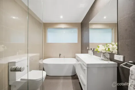 Property photo of 2/34 Outlook Drive Doncaster VIC 3108