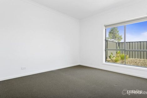 Property photo of 2/29 Loretta Boulevard Tarneit VIC 3029