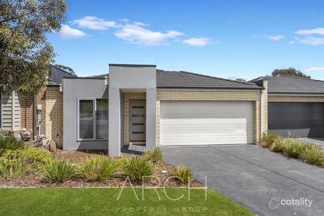 Property photo of 4 Denistoun Crescent Cranbourne VIC 3977