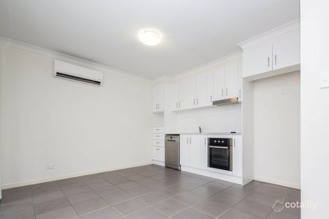 Property photo of 2/66 Milbrook Crescent Pimpama QLD 4209