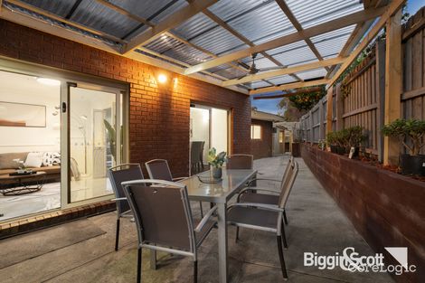 Property photo of 5 Regency Place Doncaster East VIC 3109