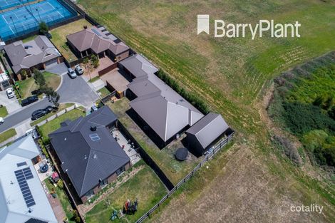 Property photo of 10 Scordia Place Pakenham VIC 3810