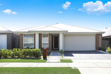 42 Honeybee Cres, Calderwood, NSW 2527