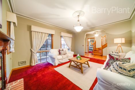 Property photo of 19 Flinders Chase Pakenham VIC 3810