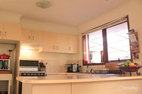 Property photo of 2 Janmara Court Endeavour Hills VIC 3802