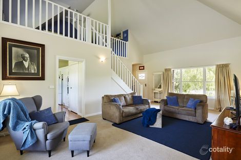Property photo of 6 Robyn Court Drouin VIC 3818