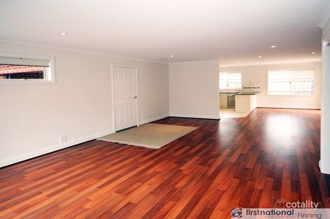 Property photo of 2/2 Evelyne Avenue Cranbourne VIC 3977