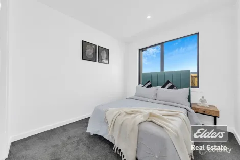 Property photo of 19 Duo Walk Werribee VIC 3030