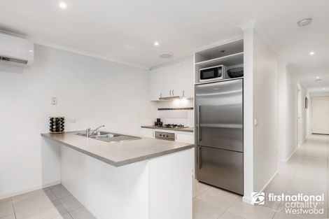 Property photo of 2/13-15 Georgia Crescent Werribee VIC 3030