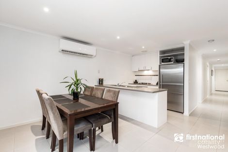 Property photo of 2/13-15 Georgia Crescent Werribee VIC 3030