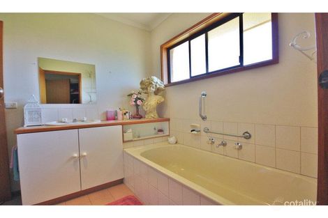 Property photo of 2/1 River Gum Avenue Benalla VIC 3672