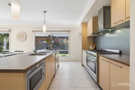 Property photo of 3 Mayesbrook Road Manor Lakes VIC 3024