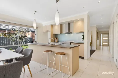Property photo of 3 Mayesbrook Road Manor Lakes VIC 3024