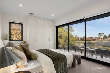 Property photo of 11 Vine Grove Carnegie VIC 3163