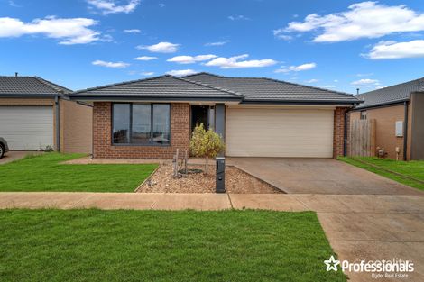 18 Bindley Cres, Weir Views, VIC 3338