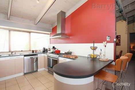 Property photo of 32 Black Dog Drive Brookfield VIC 3338