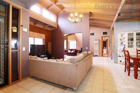 Property photo of 32 Black Dog Drive Brookfield VIC 3338