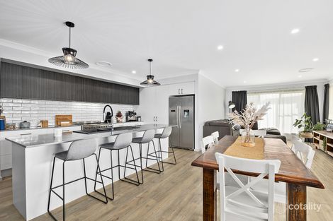 Property photo of 4 Diana Drive Spring Flat NSW 2850