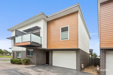 2/243 Tongarra Rd, Albion Park, NSW 2527