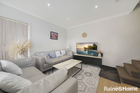 Property photo of 1/5-7 Saywell Road Macquarie Fields NSW 2564