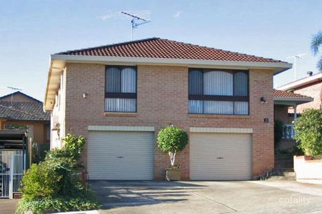 2 Sears Pl, Prairiewood, NSW 2176