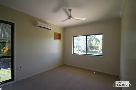 Property photo of 33 Bonython Drive Emerald QLD 4720