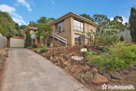 Property photo of 35 Landscape Drive Mooroolbark VIC 3138