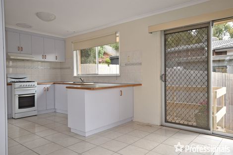 Property photo of 35 Landscape Drive Mooroolbark VIC 3138