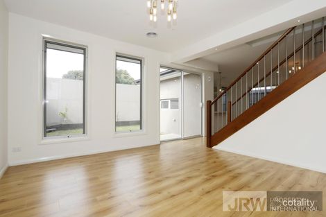 Property photo of 2/41 Bradstreet Road Mount Waverley VIC 3149