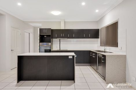 Property photo of 30 Crest Ridge Parade Brookwater QLD 4300