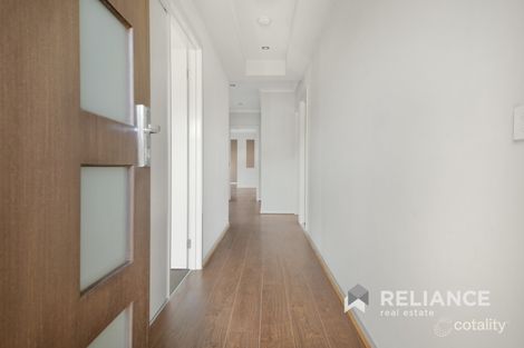 Property photo of 15 Sunningdale Drive Hillside VIC 3037