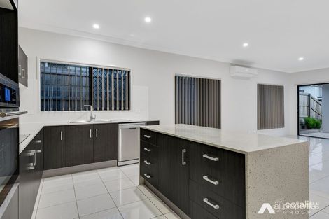 Property photo of 30 Crest Ridge Parade Brookwater QLD 4300