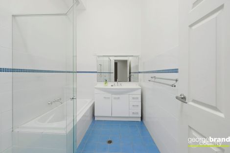 Property photo of 2/24 Beveridge Drive Green Point NSW 2251