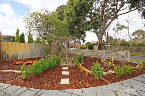 Property photo of 2 Bristol Place Rowville VIC 3178