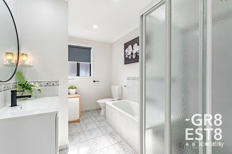 Property photo of 40 Bellbrae Crescent Cranbourne West VIC 3977