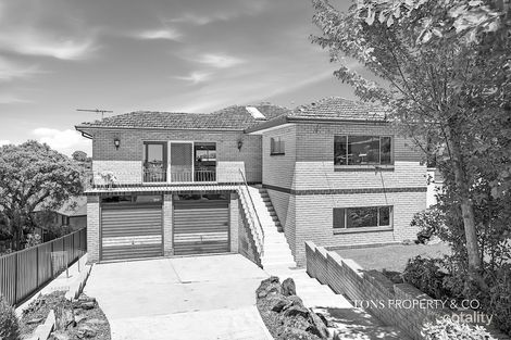 Property photo of 7 Keats Place Winston Hills NSW 2153
