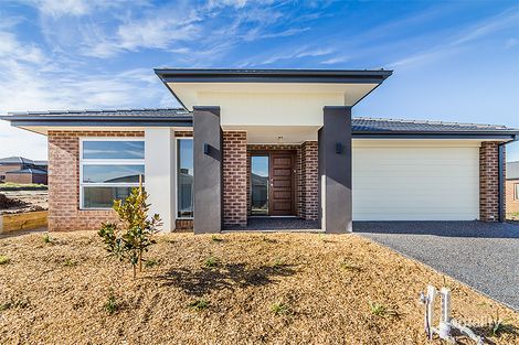 Property photo of 3 Goodenia Loop Cranbourne West VIC 3977