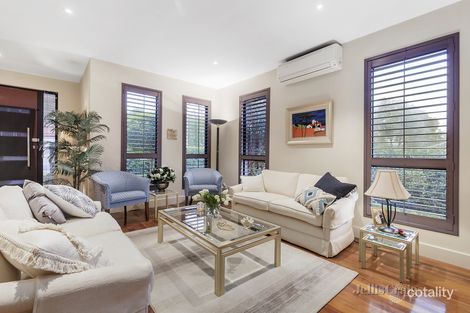 Property photo of 2/26 Mount Pleasant Drive Mount Waverley VIC 3149