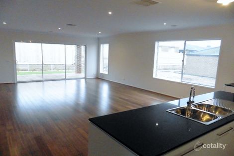 Property photo of 3 Goodenia Loop Cranbourne West VIC 3977
