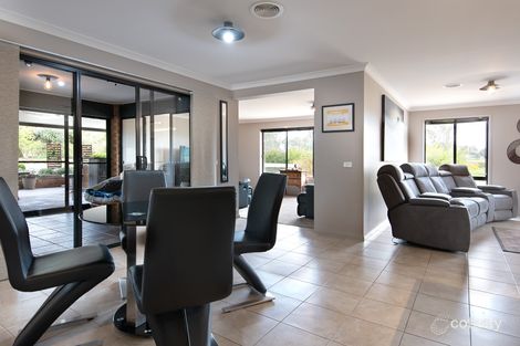 Property photo of 19 Winkelmann Drive Campbells Creek VIC 3451